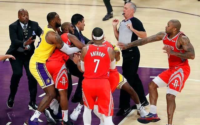 梅威瑟看nba_梅威瑟看中_梅威瑟看隆多保罗打拳