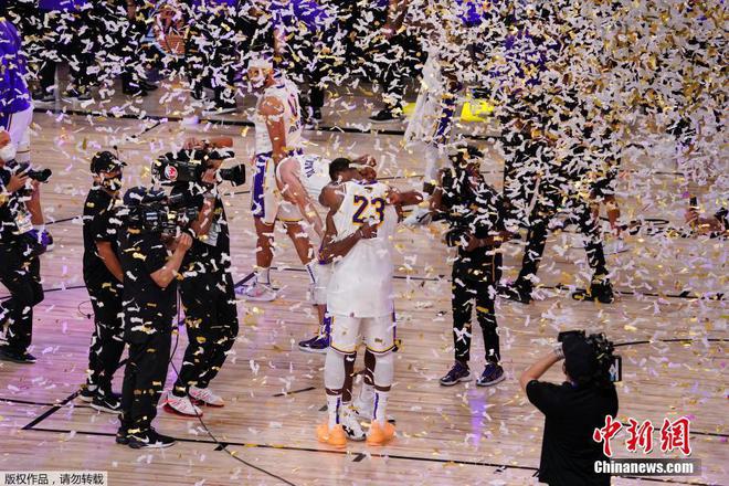 湖人夺冠那一年_湖人时隔10年再夺nba总冠军_去年湖人夺冠之路