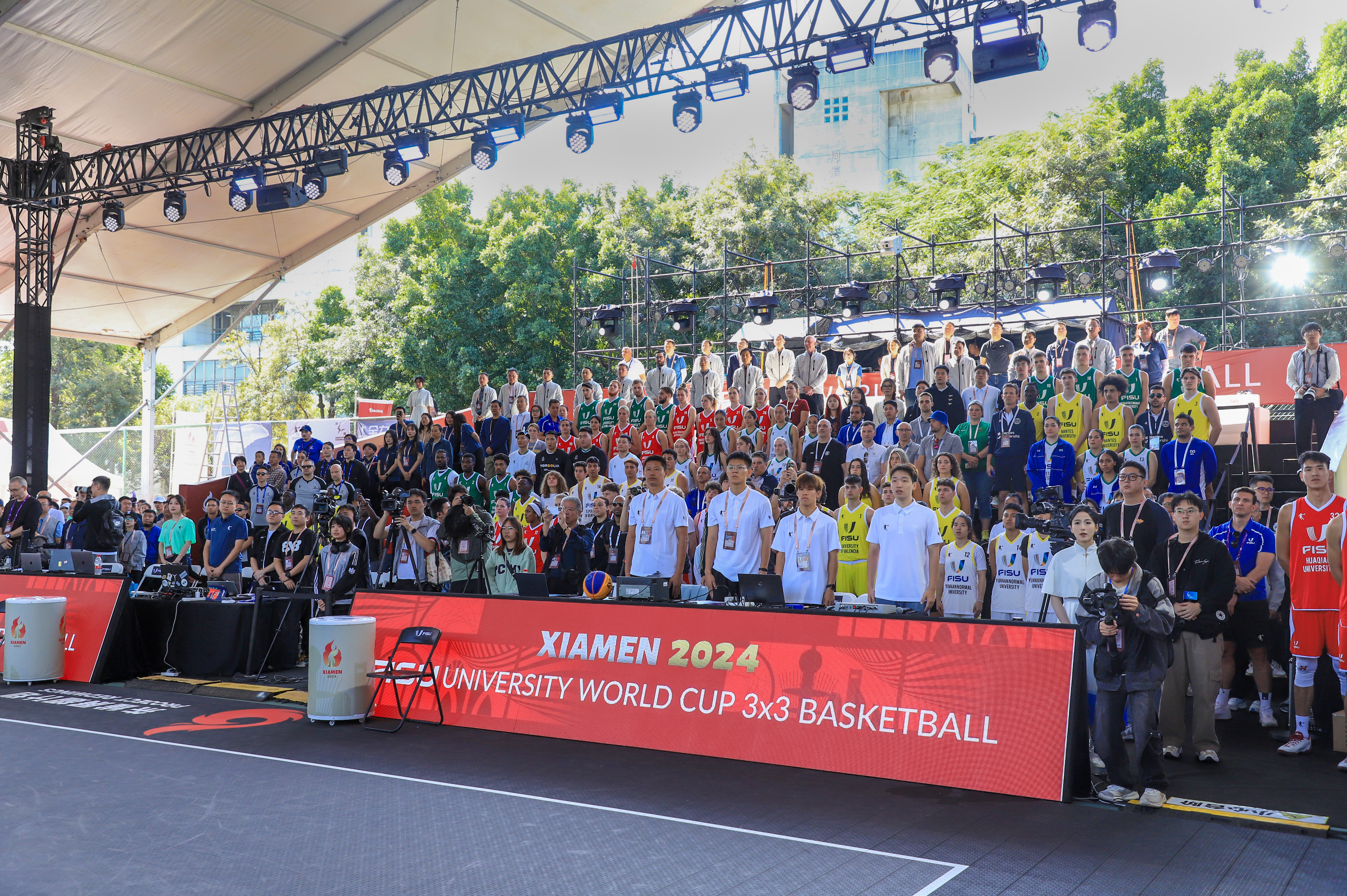 厦门2024 FISU 大学生3x3篮球世界杯盛大开幕，全球24支球队齐聚华侨大学