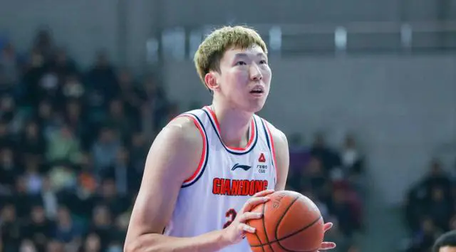 周琦与哈腾NBA生涯对比：从火箭队边缘人物到不同命运的篮球之路