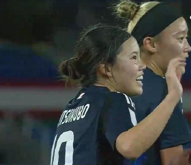 日本女足U20世界杯半决赛2-0胜荷兰，松洼真心凌空扫射破门