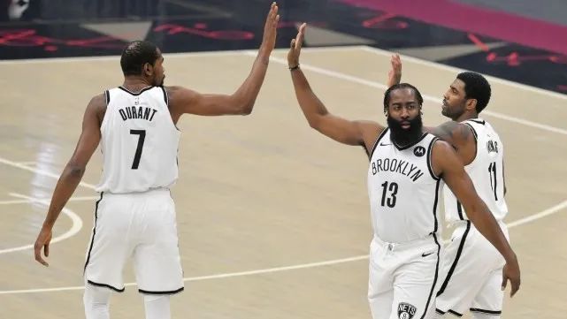 天天酷跑猴羊组合多远爆分_nba的三分线有多远_NBA三分多远