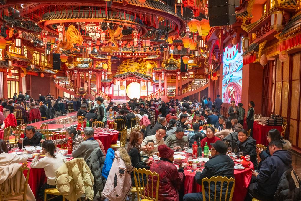 春节消费热潮：餐饮文旅亮点多，新消费趋势助力市场升温