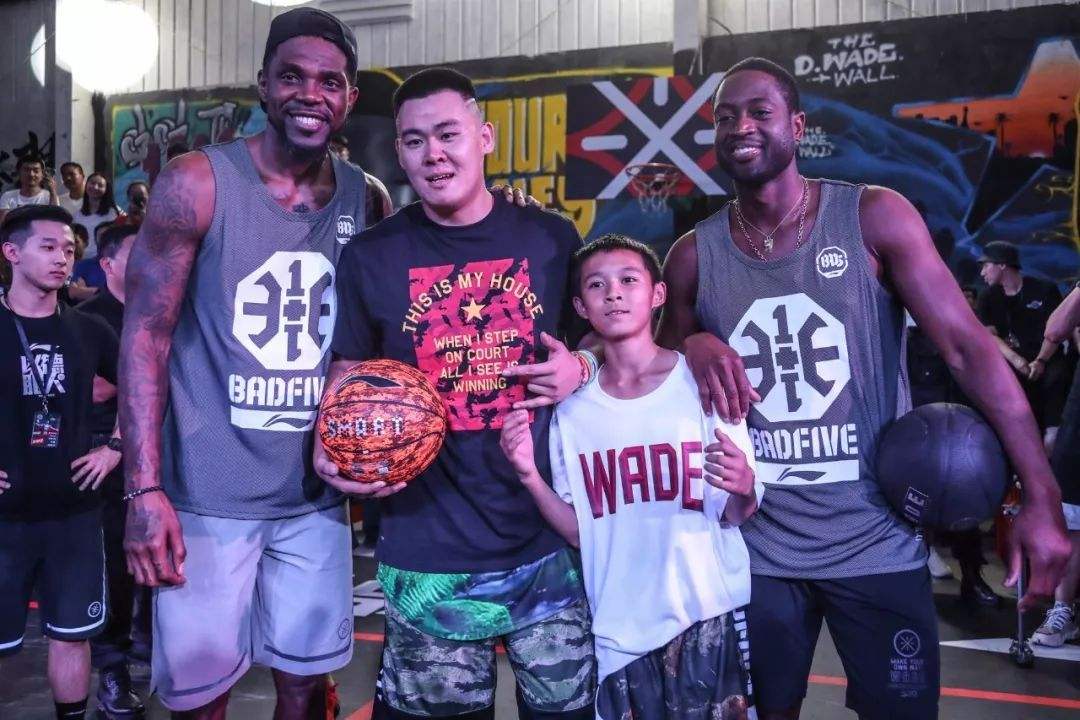 街球手和nba球星单挑视频_nba球员单挑街球手视频_街球手vs职业球员