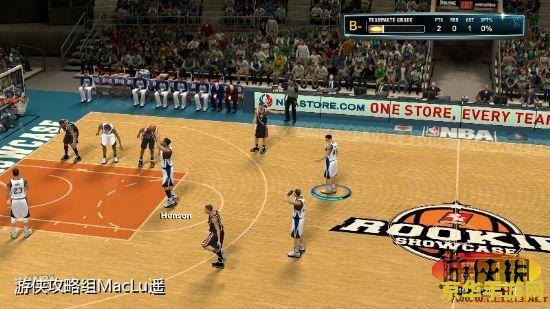 NBA 2K13：游戏设置与操作优化、球员培养战术运用及多人模式社区互动全解析